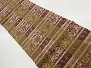 横段に華紋模様織出し開き名古屋帯（額縁仕立て）